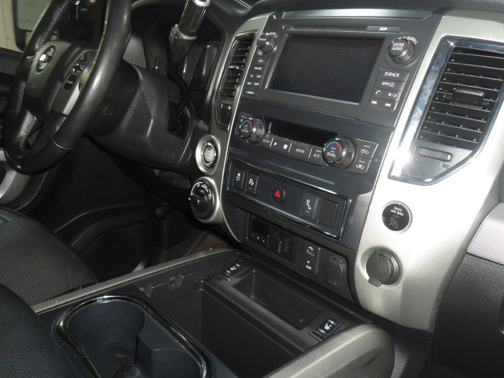 Photo 25 of this NISSAN TITAN