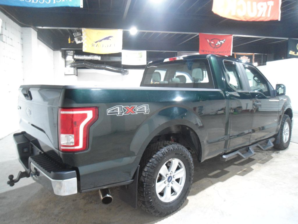 Photo 5 of this FORD F150