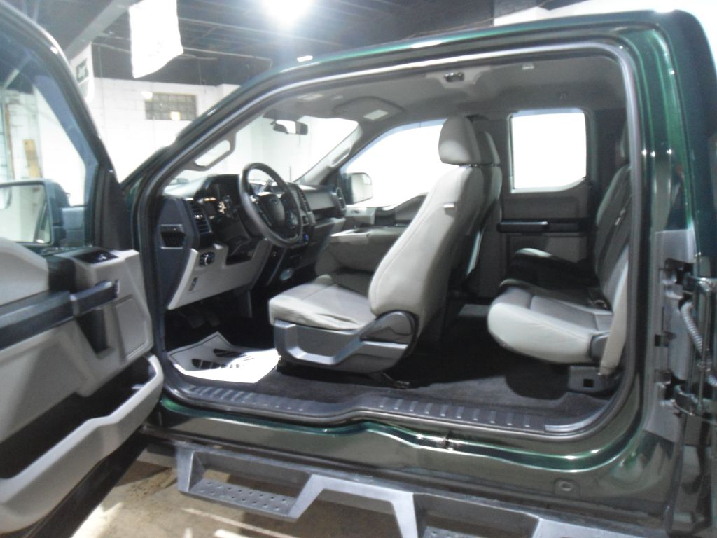 Photo 7 of this FORD F150