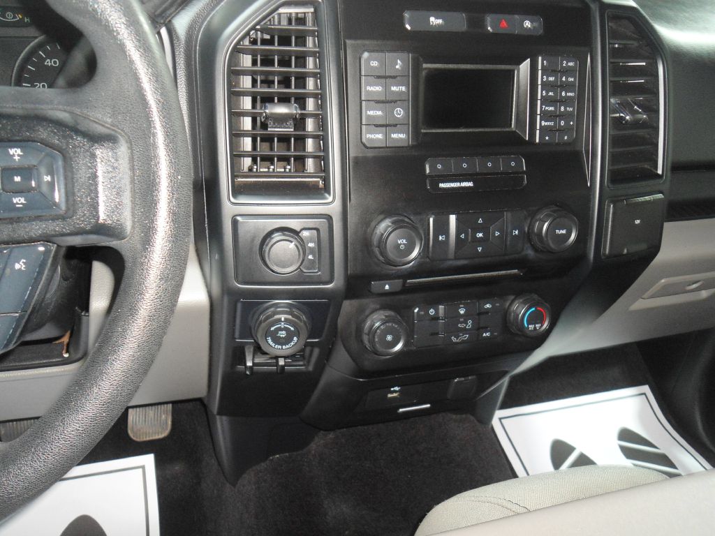 Photo 10 of this FORD F150