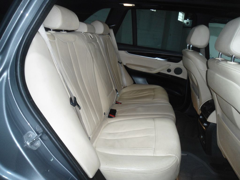 Photo 15 of this BMW X5