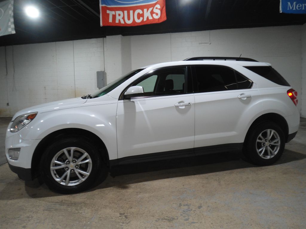 Photo 4 of this CHEVROLET EQUINOX