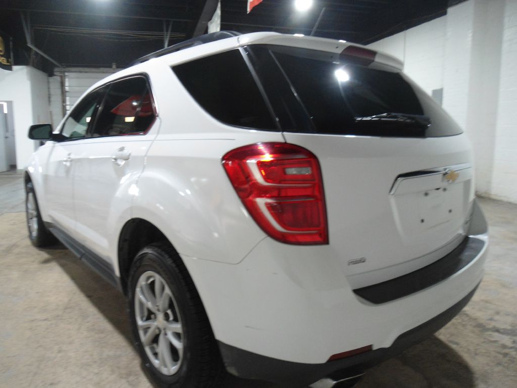 Photo 6 of this CHEVROLET EQUINOX