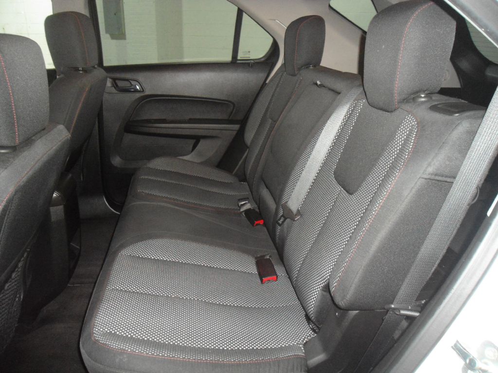 Photo 9 of this CHEVROLET EQUINOX