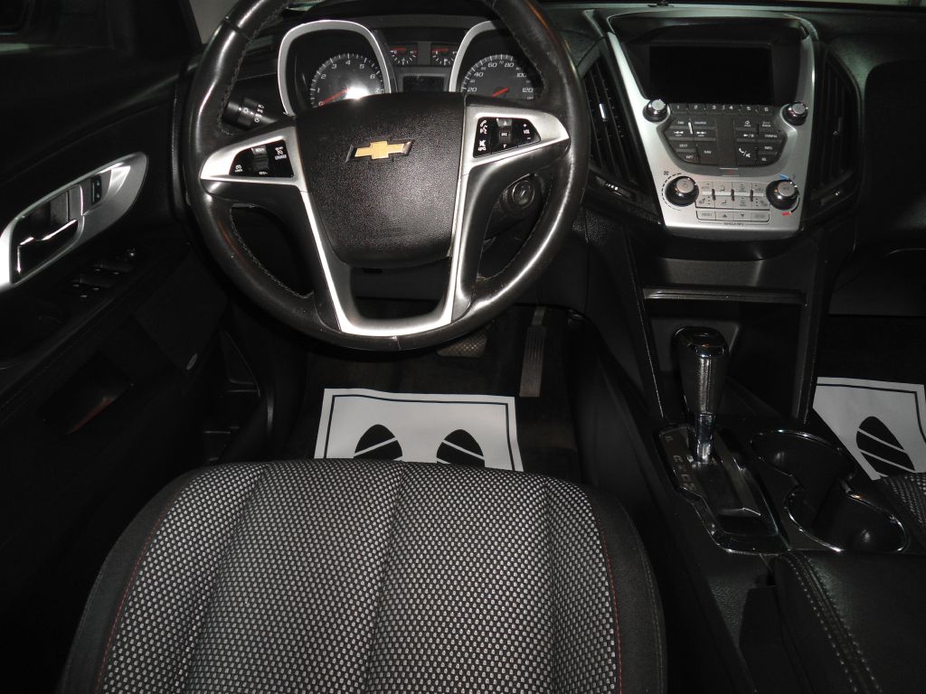 Photo 10 of this CHEVROLET EQUINOX