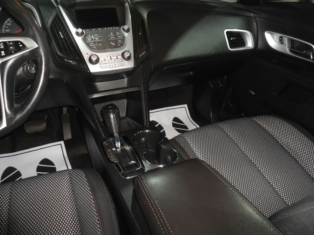 Photo 11 of this CHEVROLET EQUINOX
