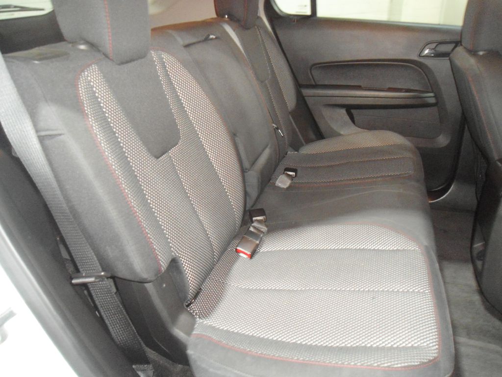 Photo 12 of this CHEVROLET EQUINOX
