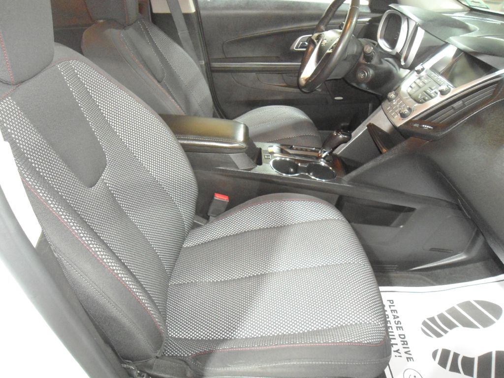 Photo 13 of this CHEVROLET EQUINOX