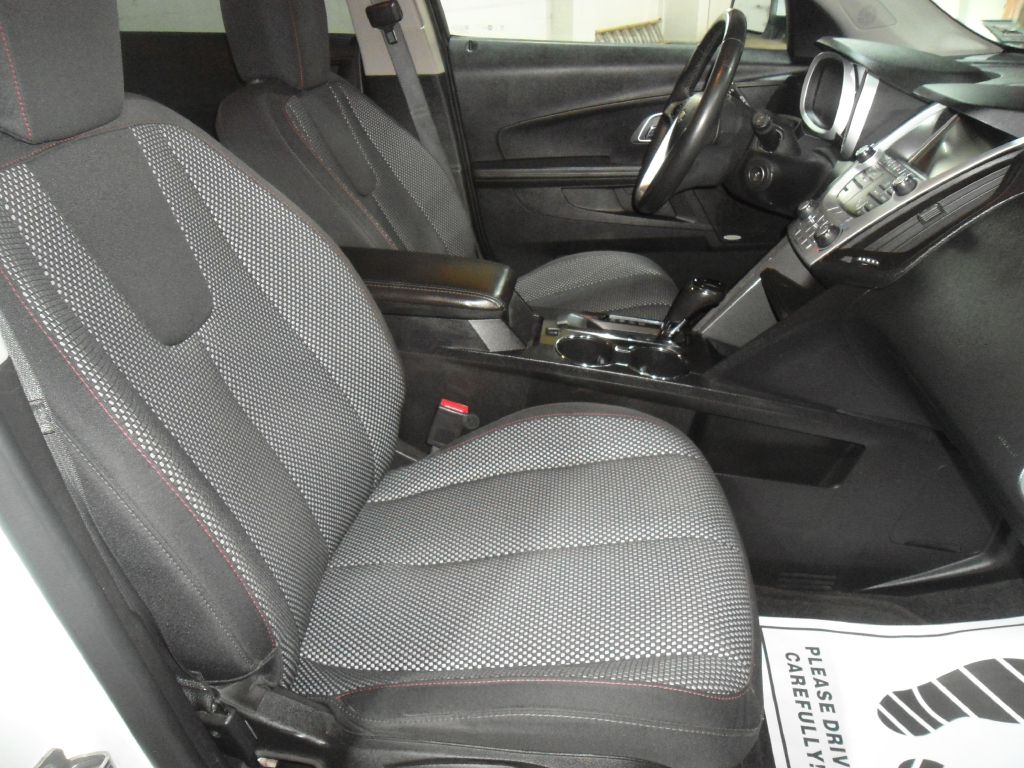 Photo 14 of this CHEVROLET EQUINOX