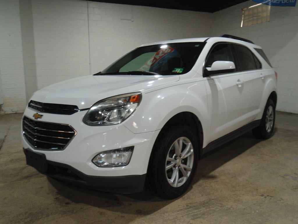 Photo 2 of this CHEVROLET EQUINOX