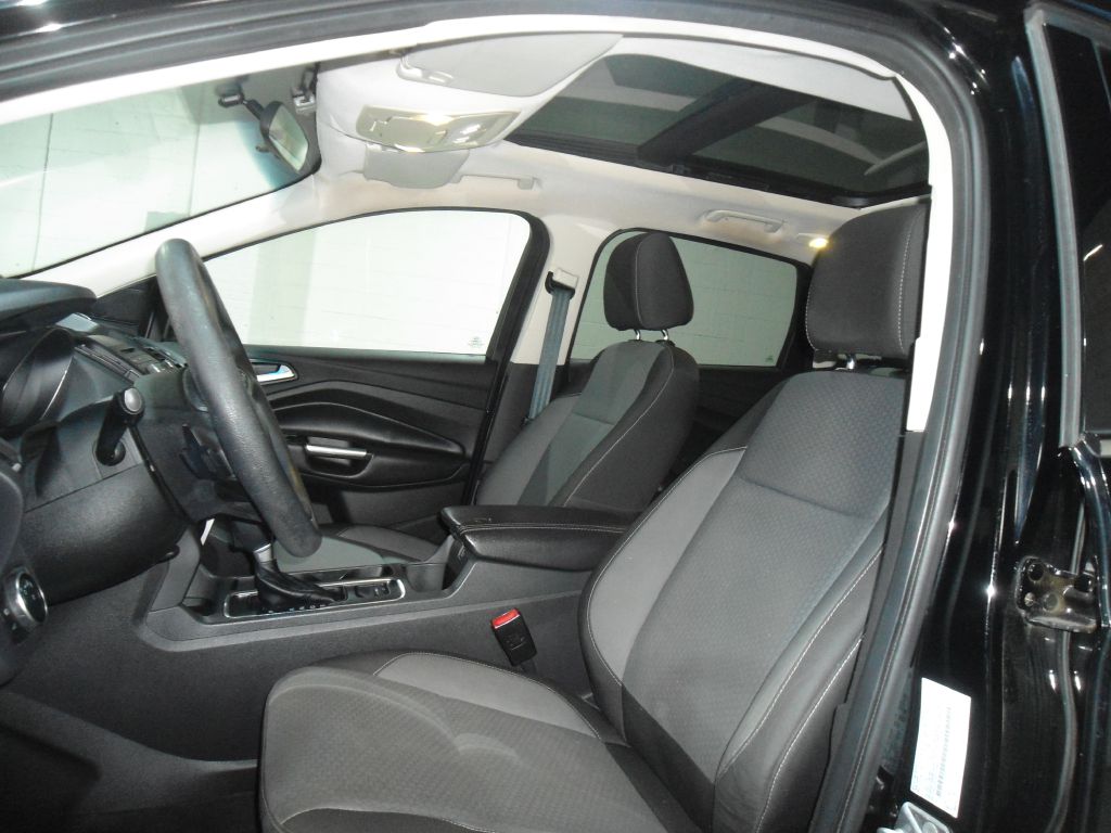 Photo 8 of this FORD ESCAPE