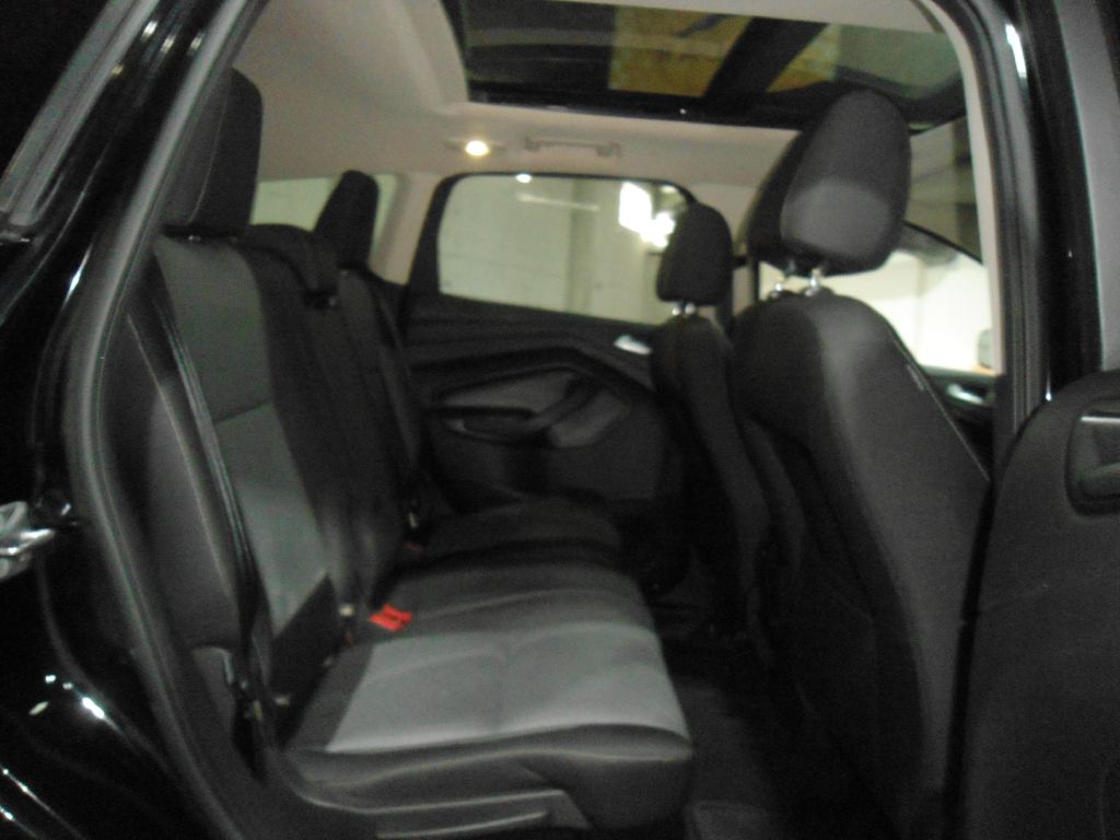 Photo 12 of this FORD ESCAPE