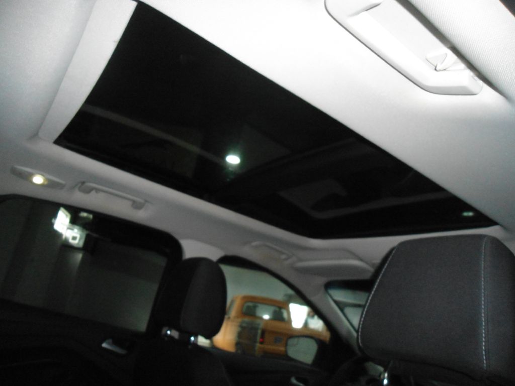 Photo 13 of this FORD ESCAPE