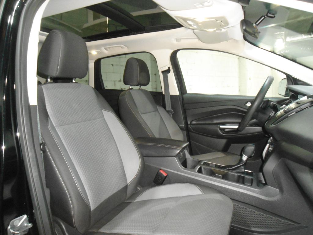 Photo 15 of this FORD ESCAPE