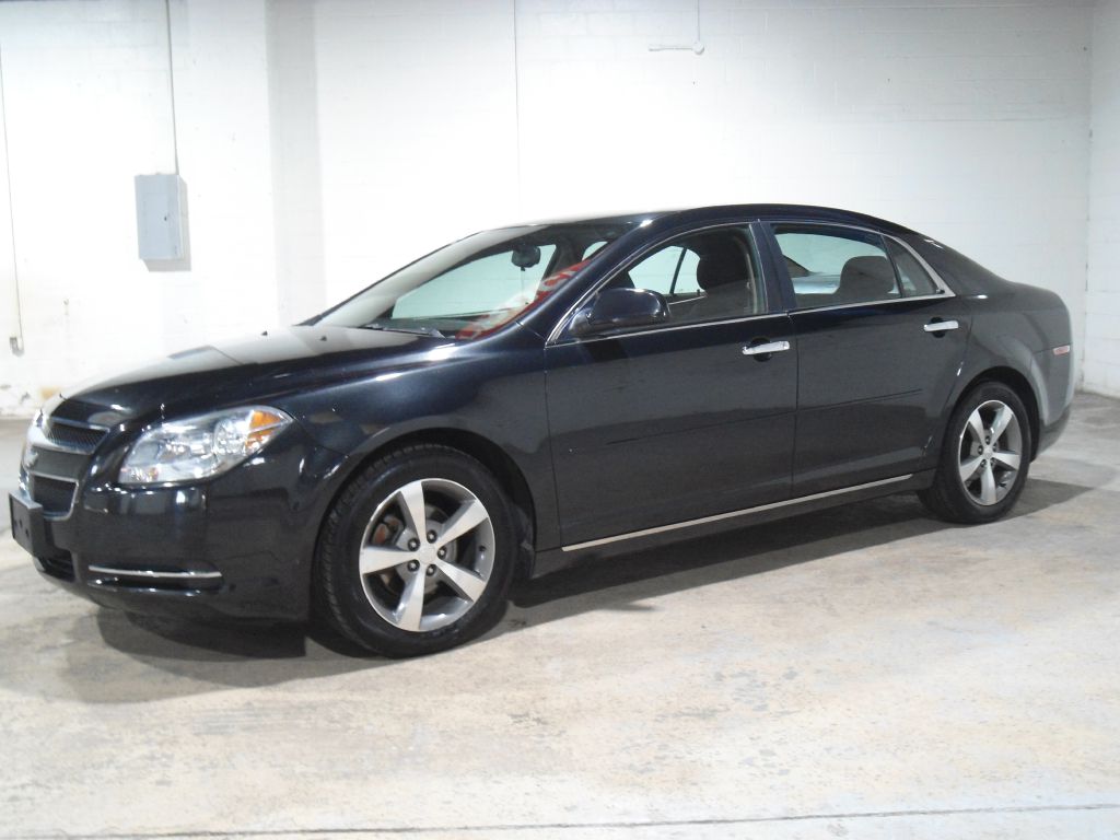 Photo 4 of this CHEVROLET MALIBU