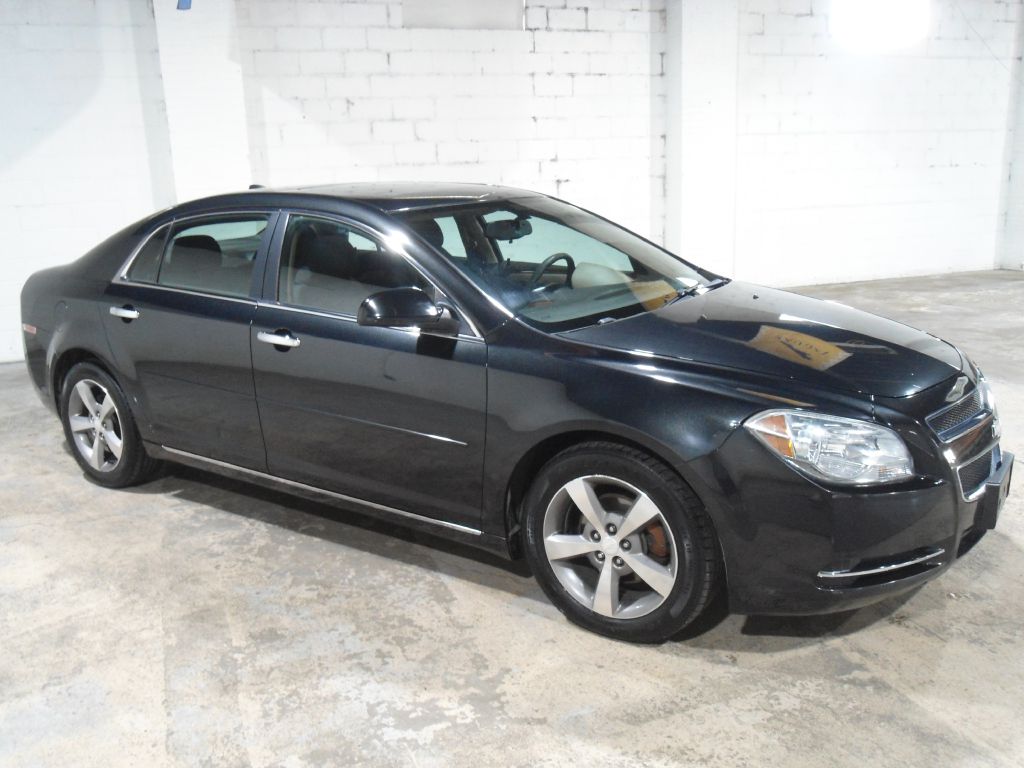 Photo 2 of this CHEVROLET MALIBU