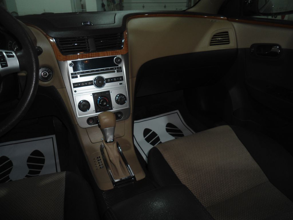 Photo 11 of this CHEVROLET MALIBU