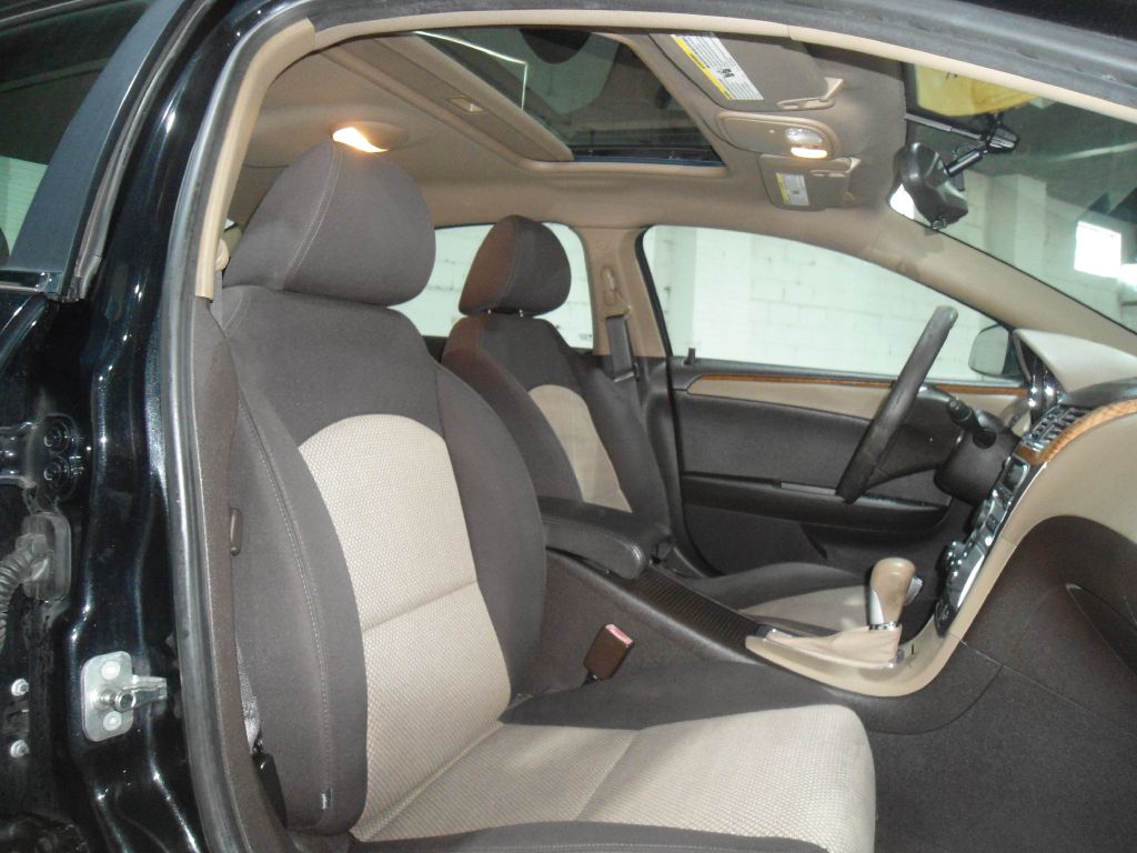 Photo 12 of this CHEVROLET MALIBU