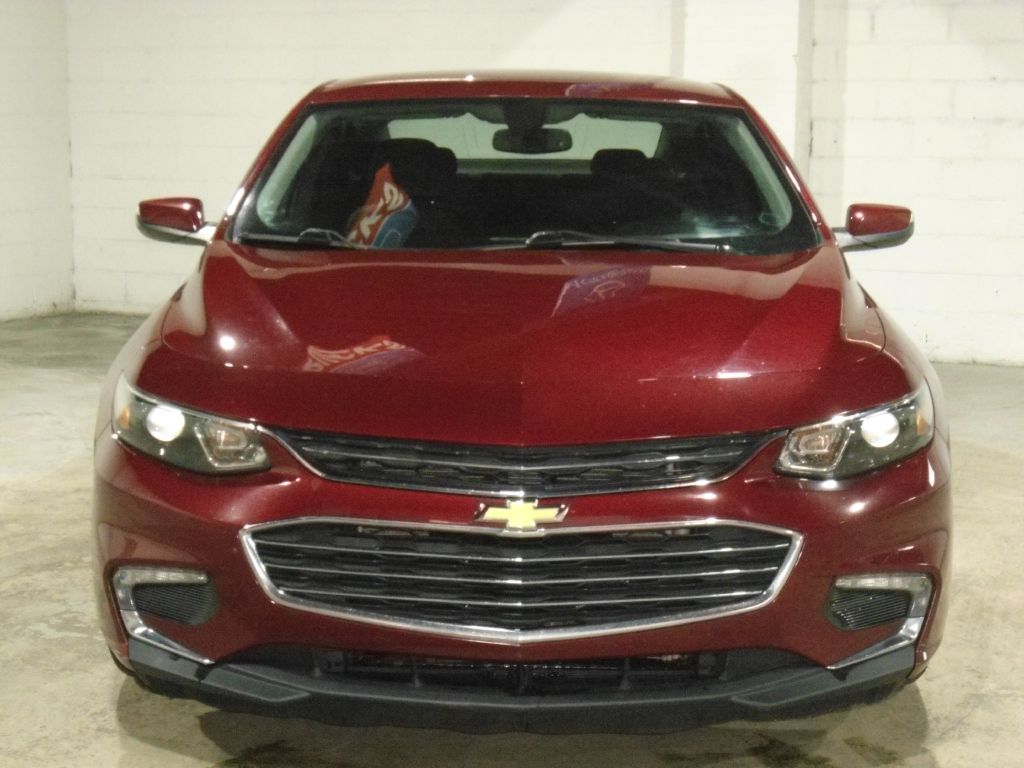 Photo 3 of this CHEVROLET MALIBU