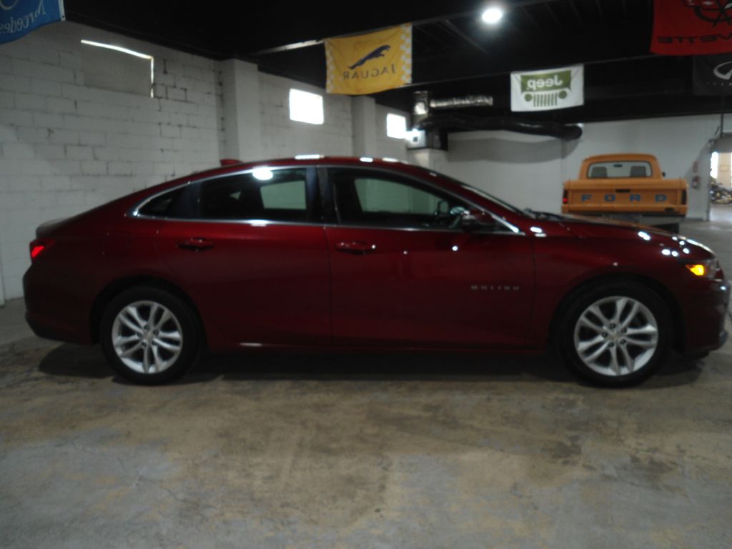 Photo 5 of this CHEVROLET MALIBU