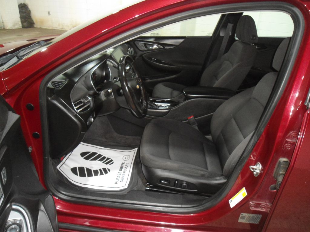 Photo 8 of this CHEVROLET MALIBU
