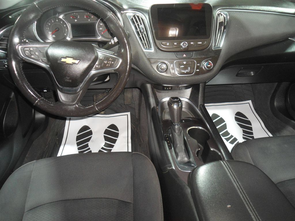 Photo 12 of this CHEVROLET MALIBU