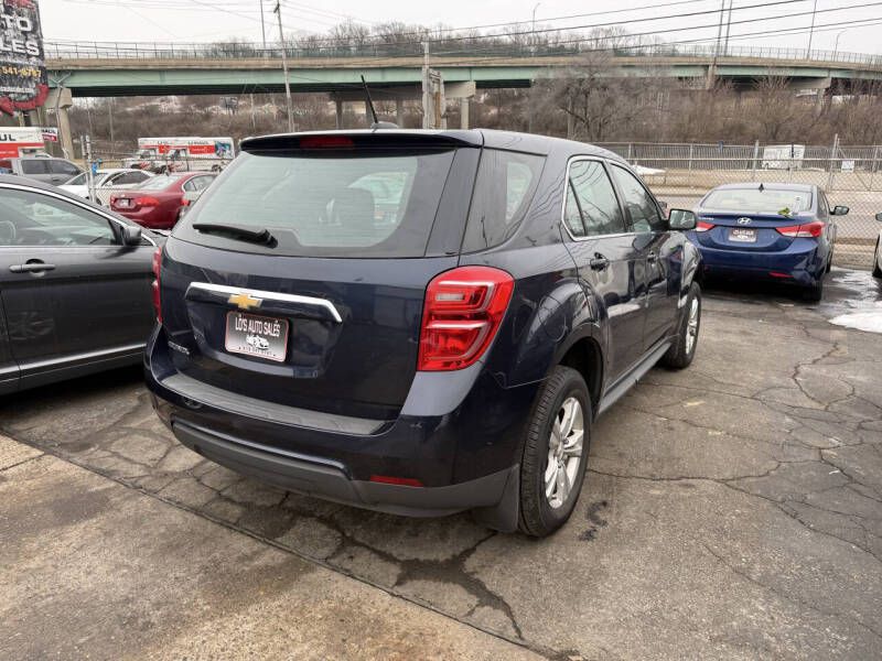 Photo 4 of this CHEVROLET EQUINOX