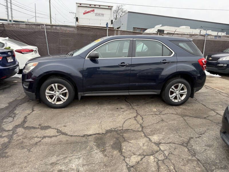 Photo 5 of this CHEVROLET EQUINOX