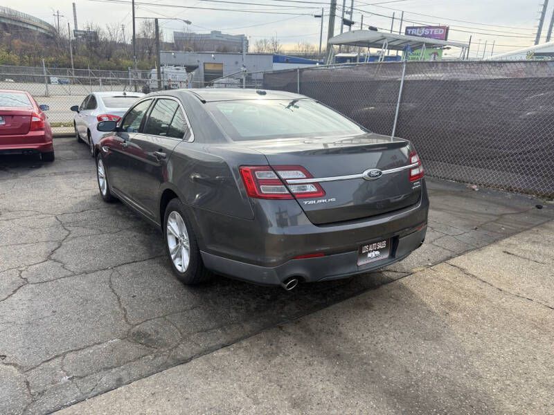 Photo 3 of this FORD TAURUS