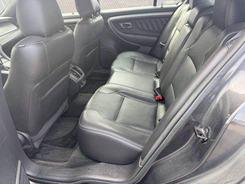 Photo 9 of this FORD TAURUS