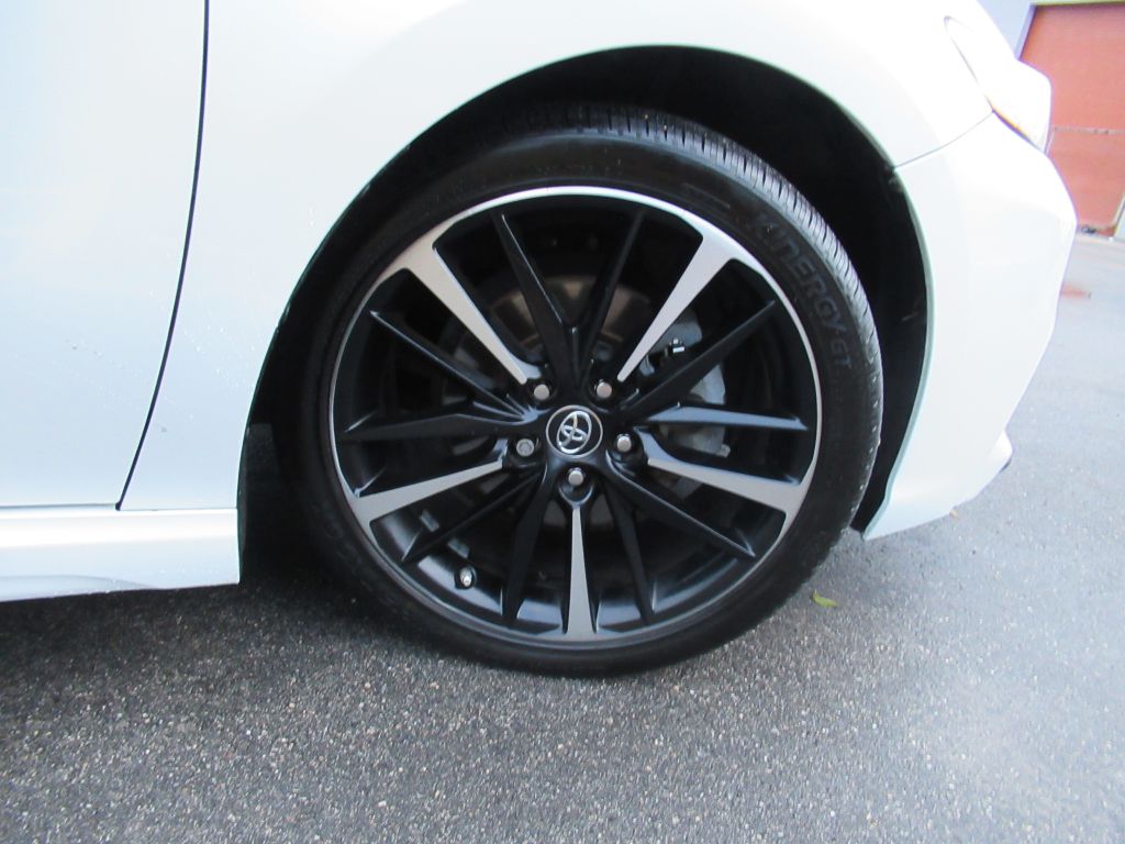 Photo 8 of this TOYOTA CAMRY