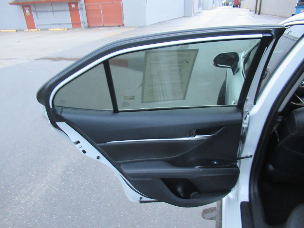Photo 10 of this TOYOTA CAMRY