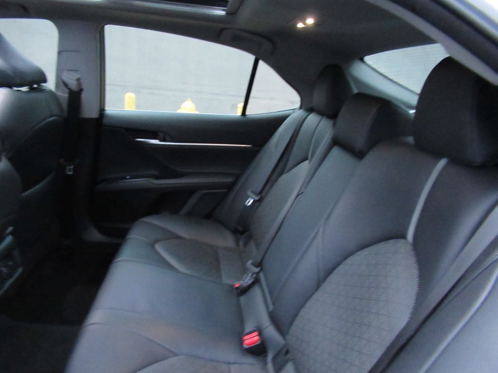Photo 11 of this TOYOTA CAMRY