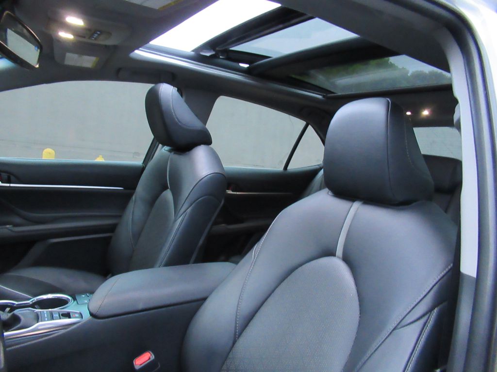 Photo 12 of this TOYOTA CAMRY