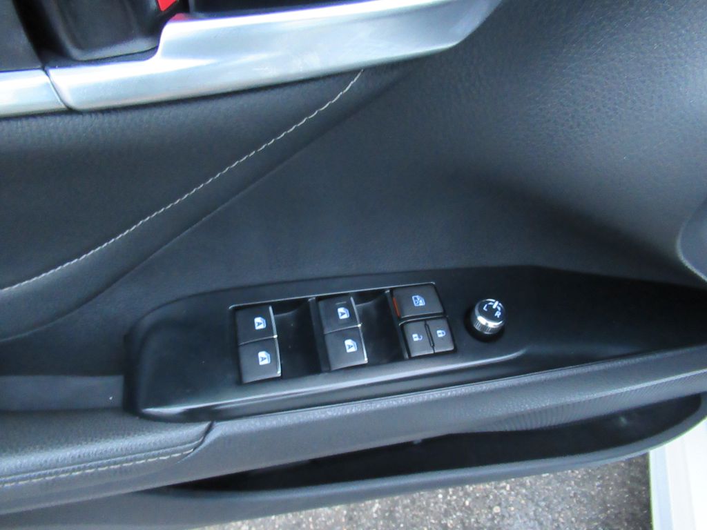 Photo 13 of this TOYOTA CAMRY
