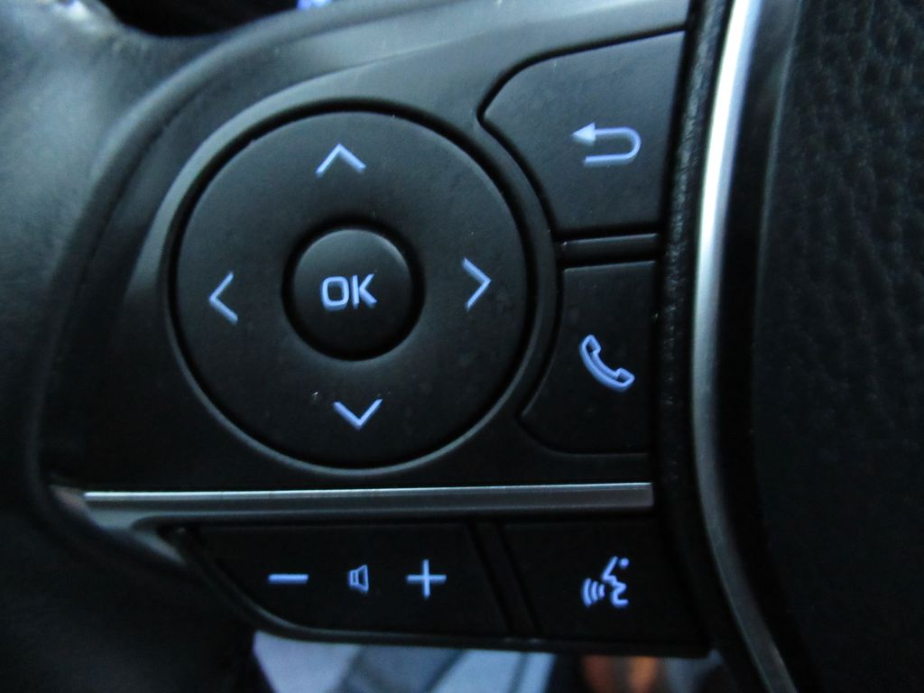Photo 16 of this TOYOTA CAMRY