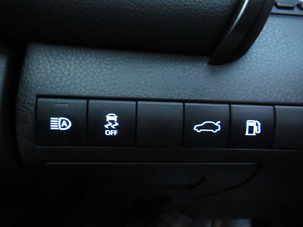 Photo 17 of this TOYOTA CAMRY