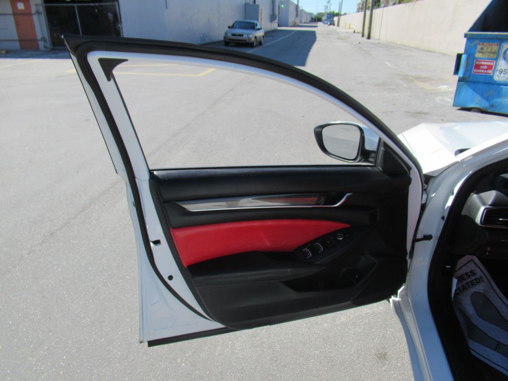 Photo 11 of this HONDA ACCORD