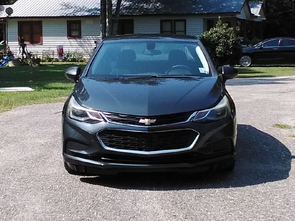 2018 Chevrolet Cruze #2
