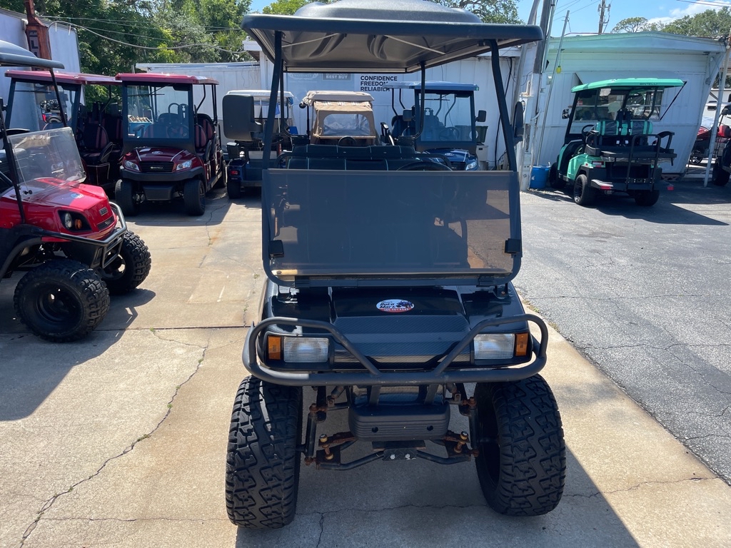 Photo 4 of this CLUB CAR 6 PASSENGER CARBON