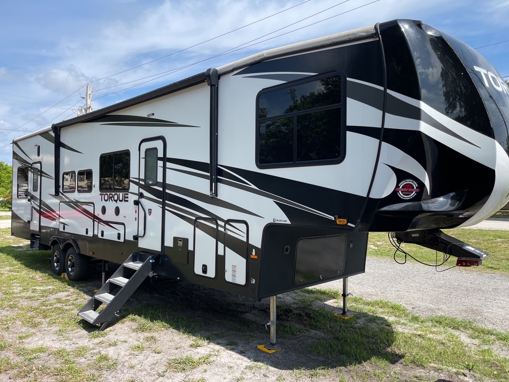 Photo 2 of this TORQ 37'