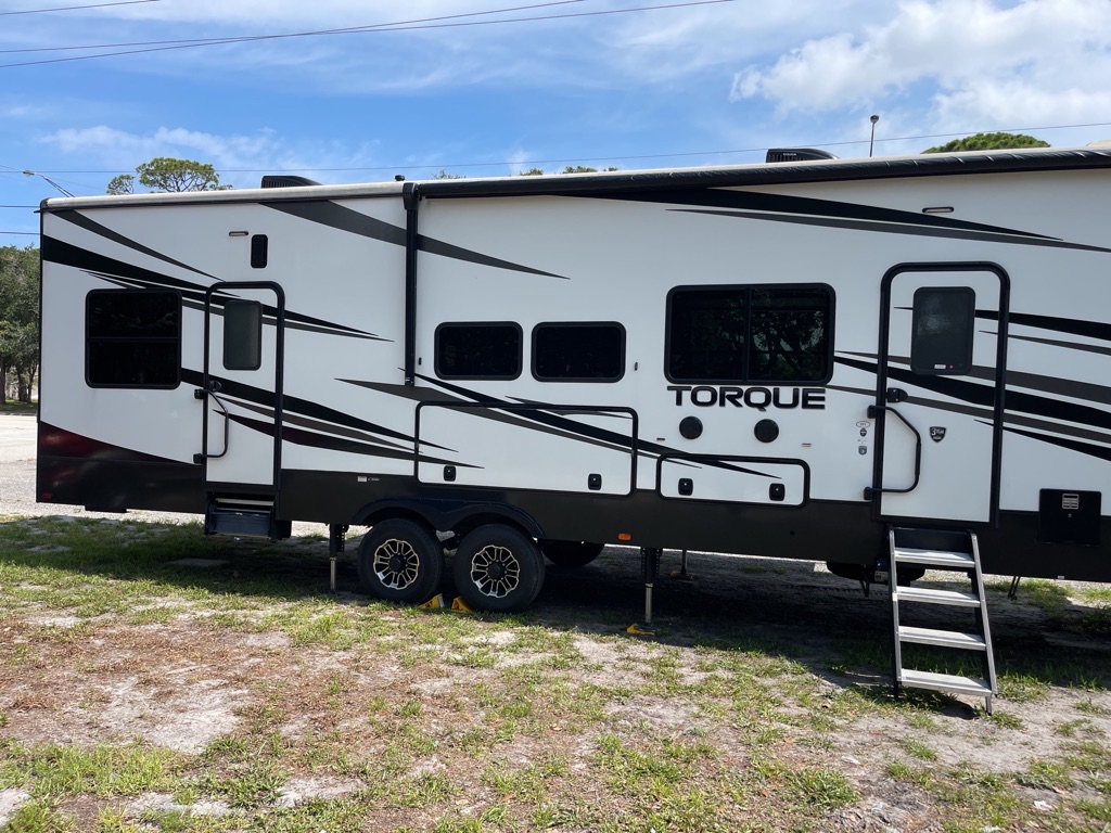Photo 3 of this TORQ 37'