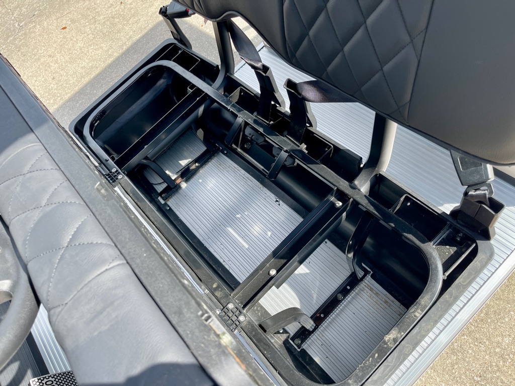 Photo 10 of this ASPT AEV 6L
