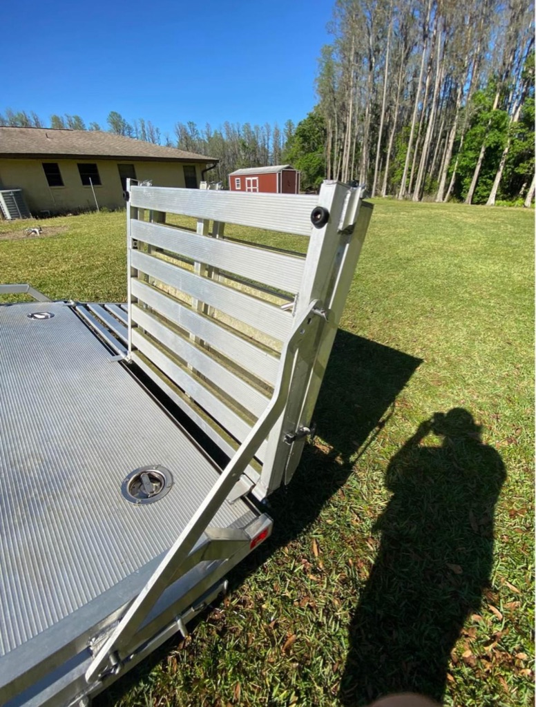 Photo 7 of this ALUMINUM DECK OVER