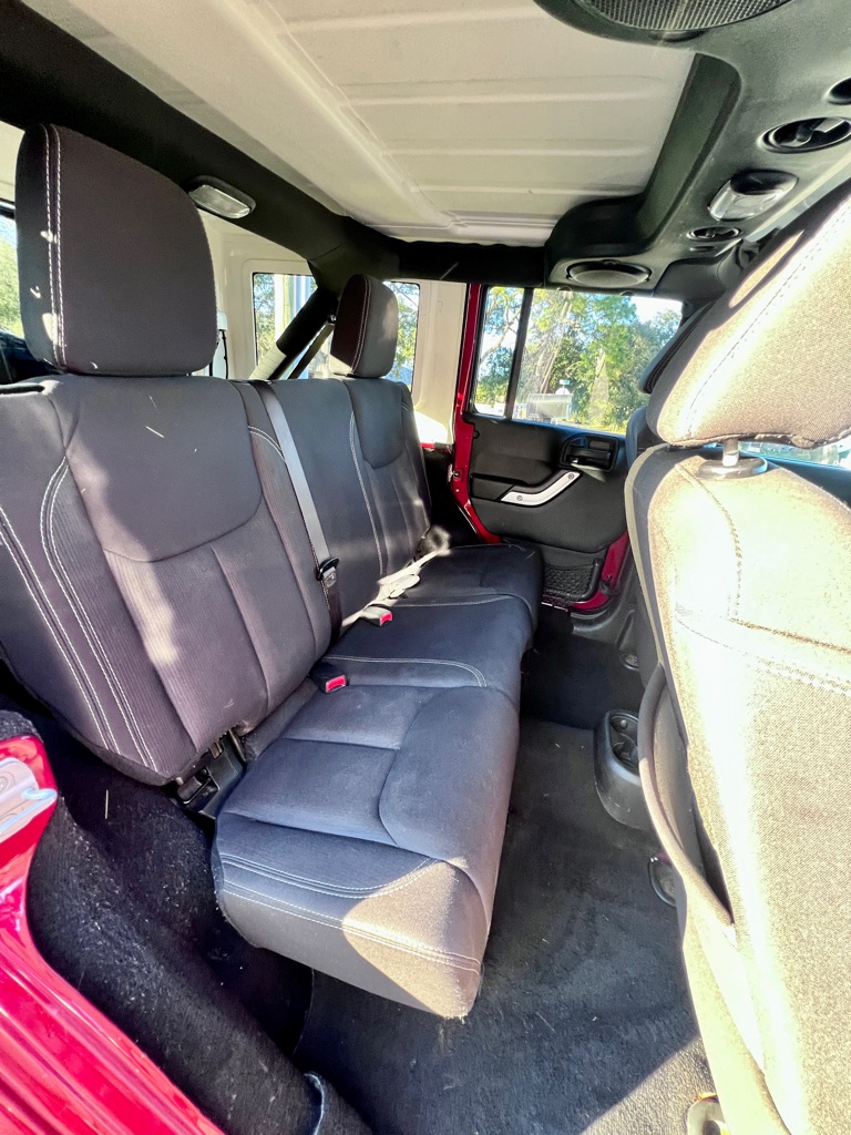 Photo 12 of this JEEP WRANGLER UNLIMI