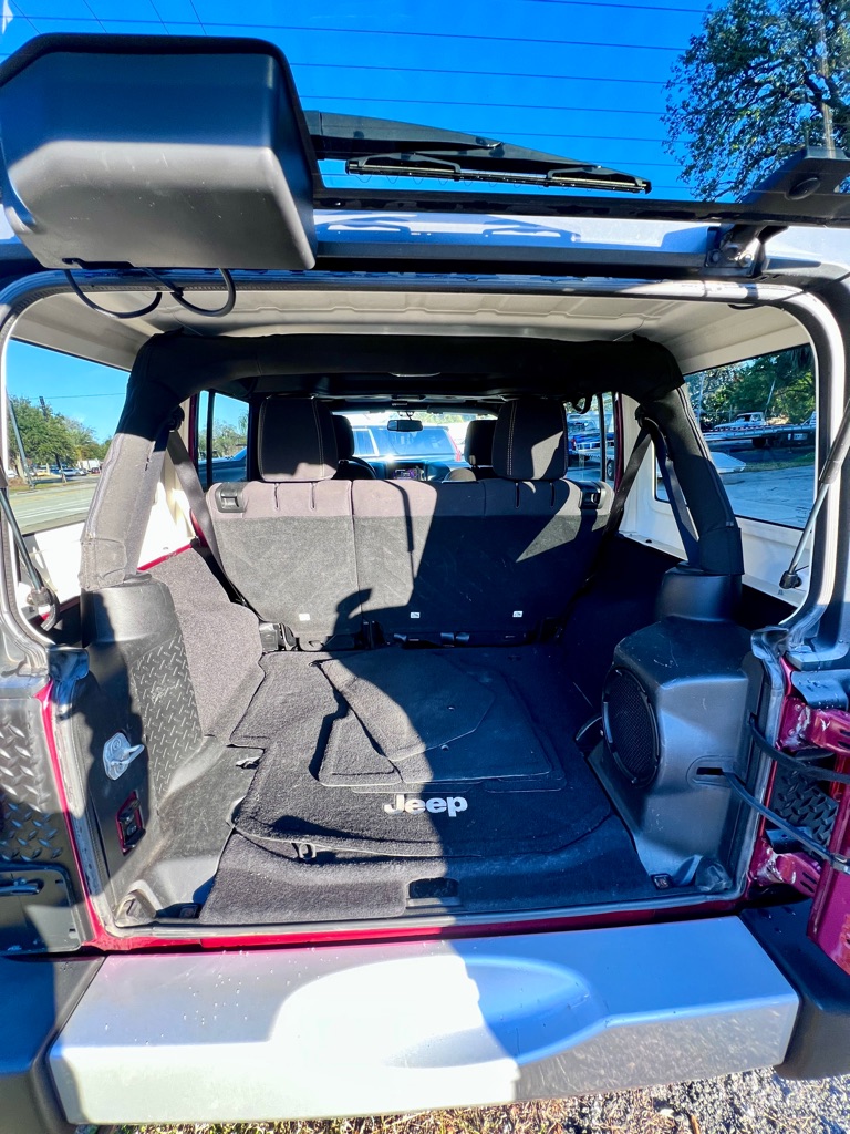 Photo 10 of this JEEP WRANGLER UNLIMI