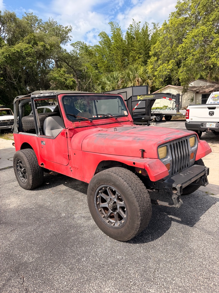 Photo 3 of this JEEP WRANGLER / YJ