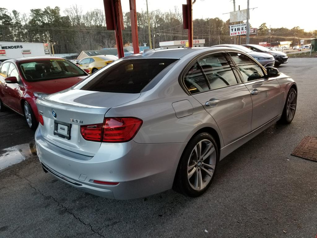 BMW3284