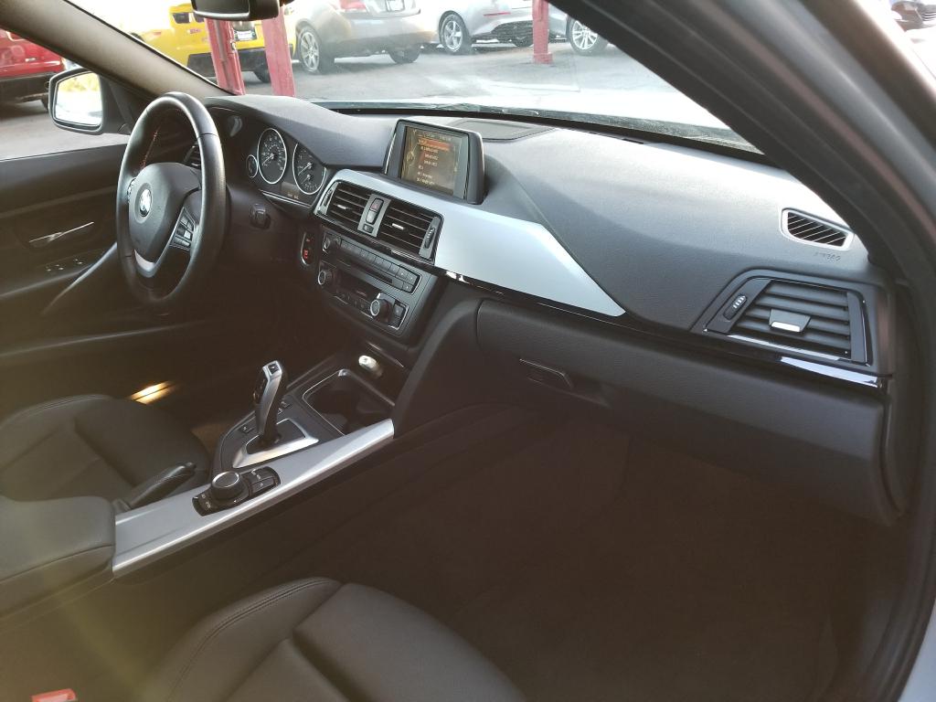 BMW32810