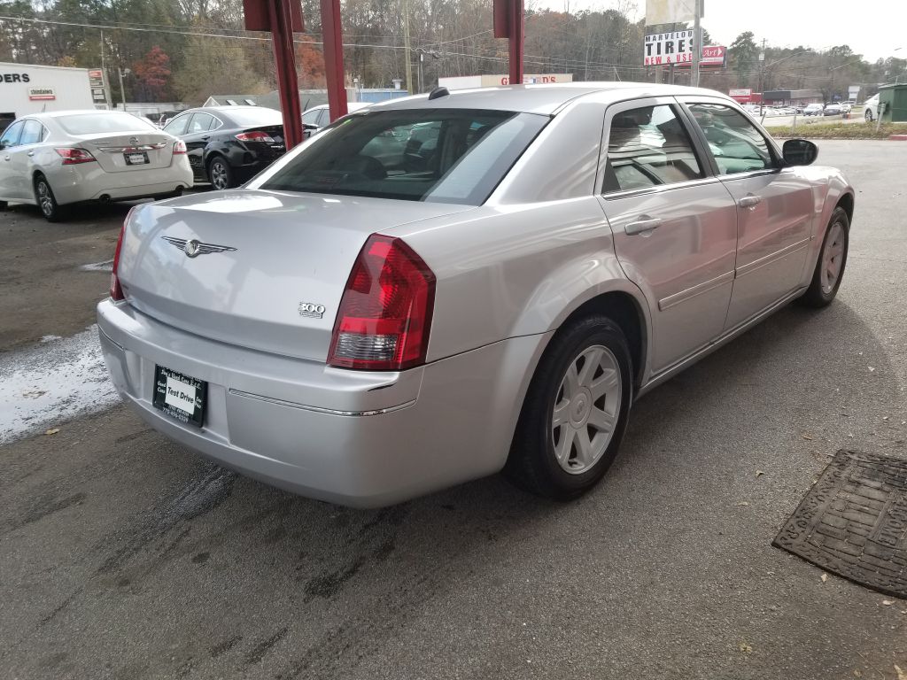 CHRYSLER3005